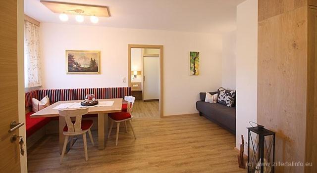 Apartment Schneeberger Stummerberg Ruang foto